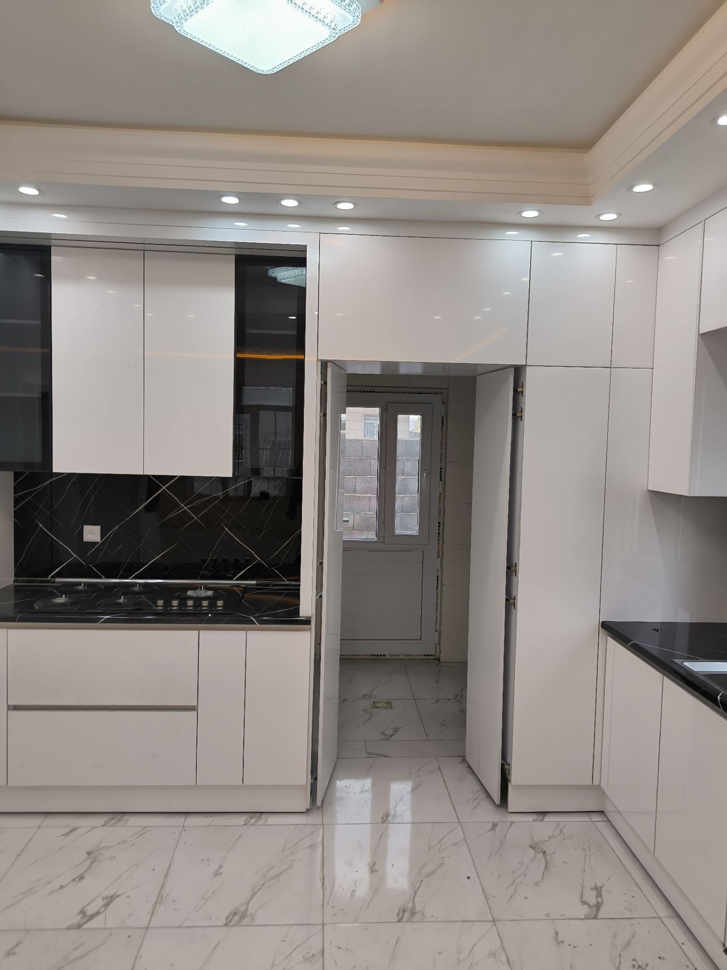 Image gallery marquee