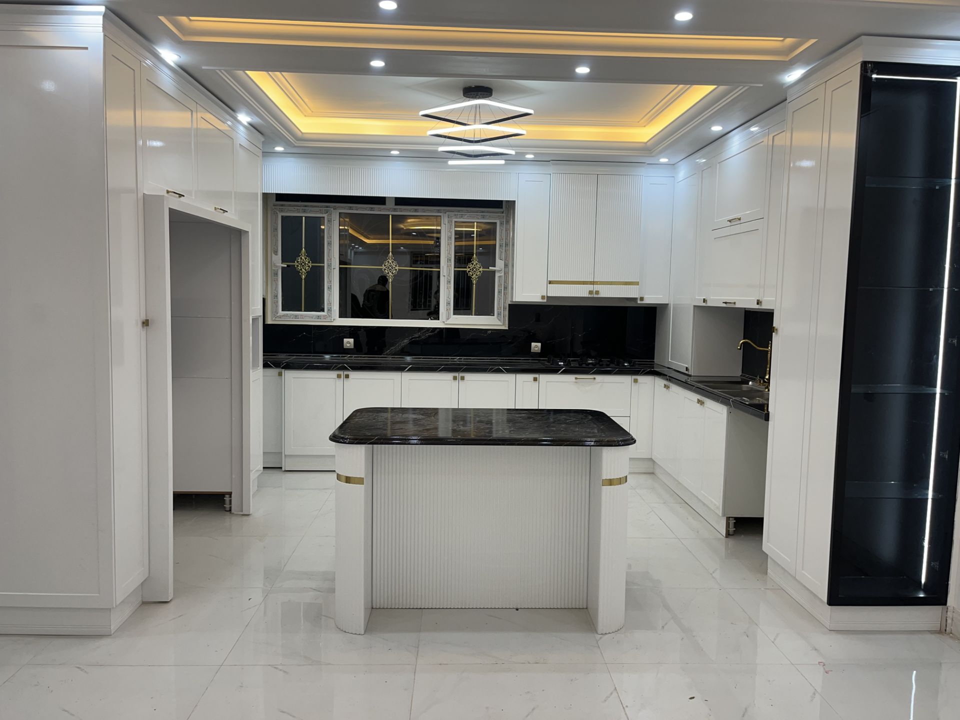 Image gallery marquee